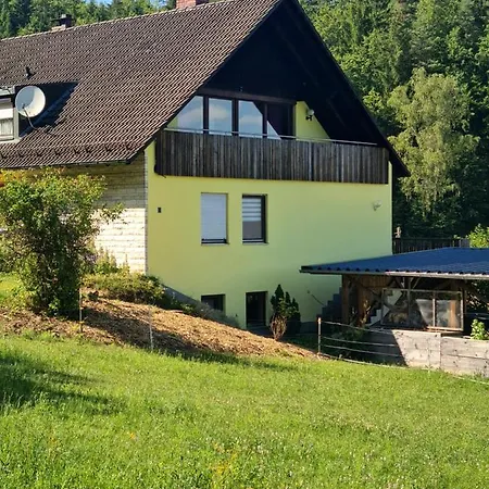 Ruhig Gelegene Ferienwohnung